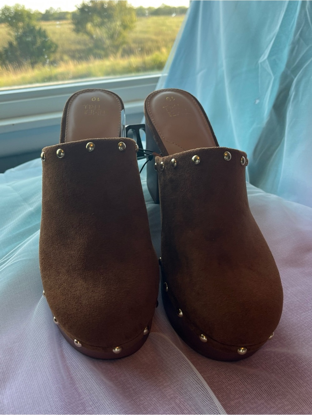 NWT Time and Tru Women's Faux Leather Heeled Clogs Brown Size 10 Gold Studs